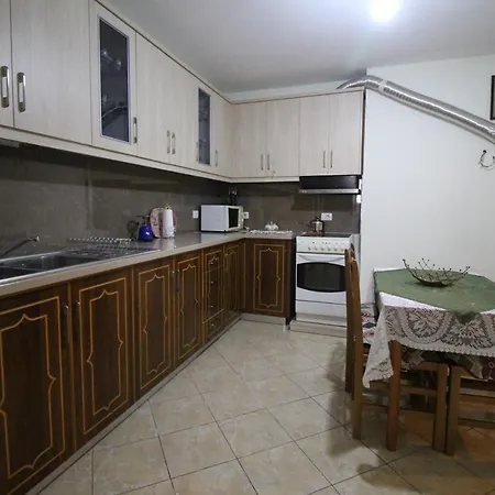 Mona's Apartment Sarande