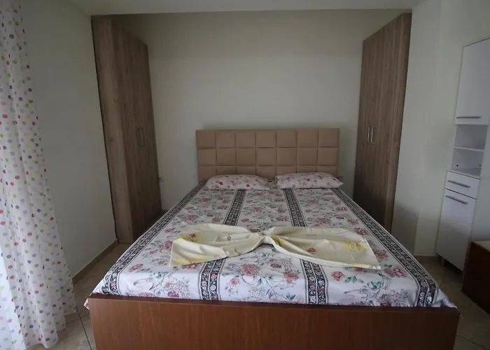 Mona's Apartment Sarande