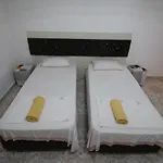 Mona's Sarandë