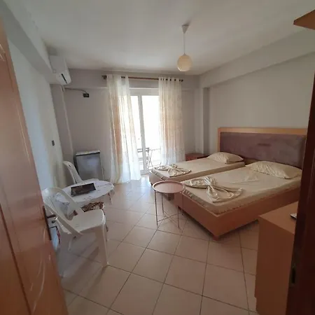 Mona's Apartman Saranda